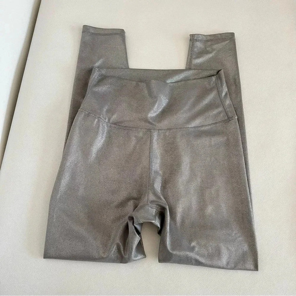 AllFENIX Leggings Size Medium Liquid Silver 7/8 Length Pants - Picture 3 of 10